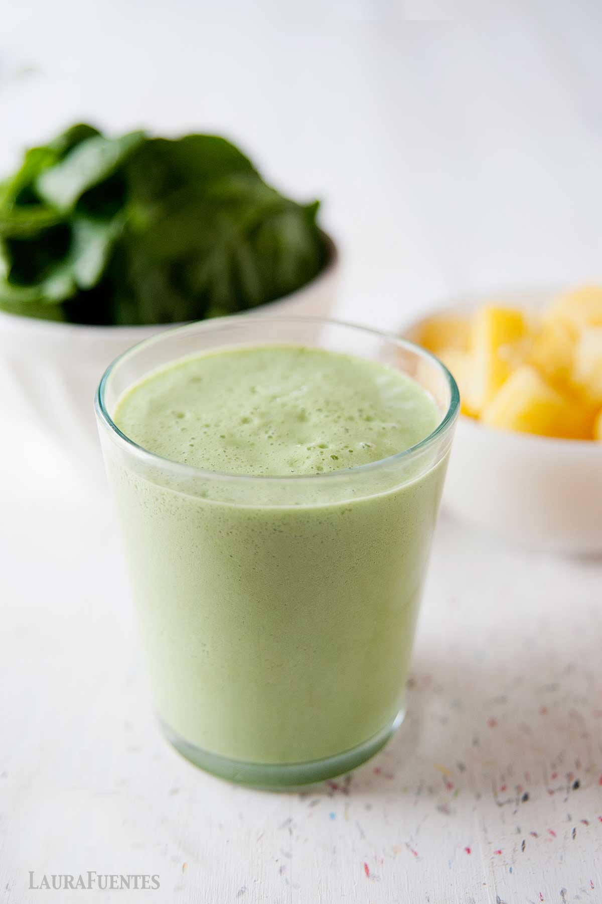 batido verde en un vaso