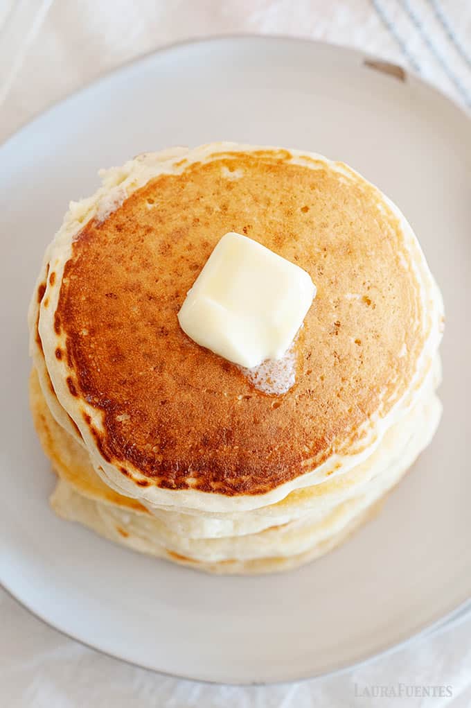 img: panqueques con mantequilla