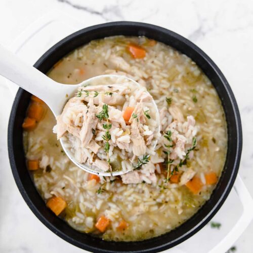 caldo con arroz, pollo y verduras