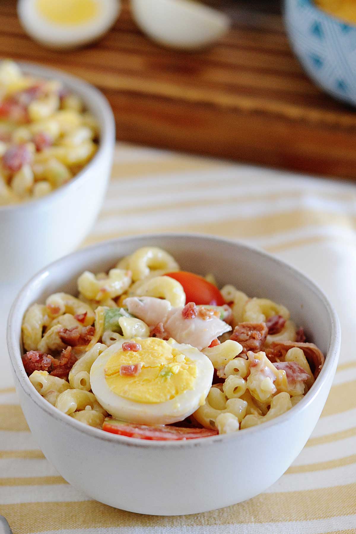 ensalada de coditos con jamon y huevo