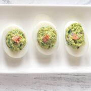 huevos rellenos con aguacate y atun
