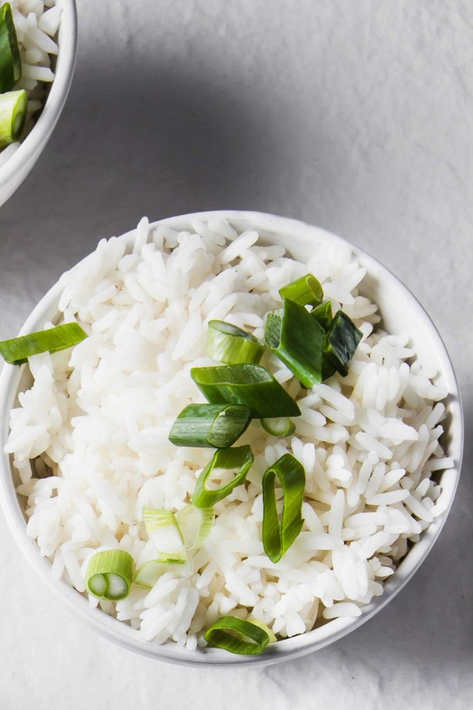 arroz blanco en un bol