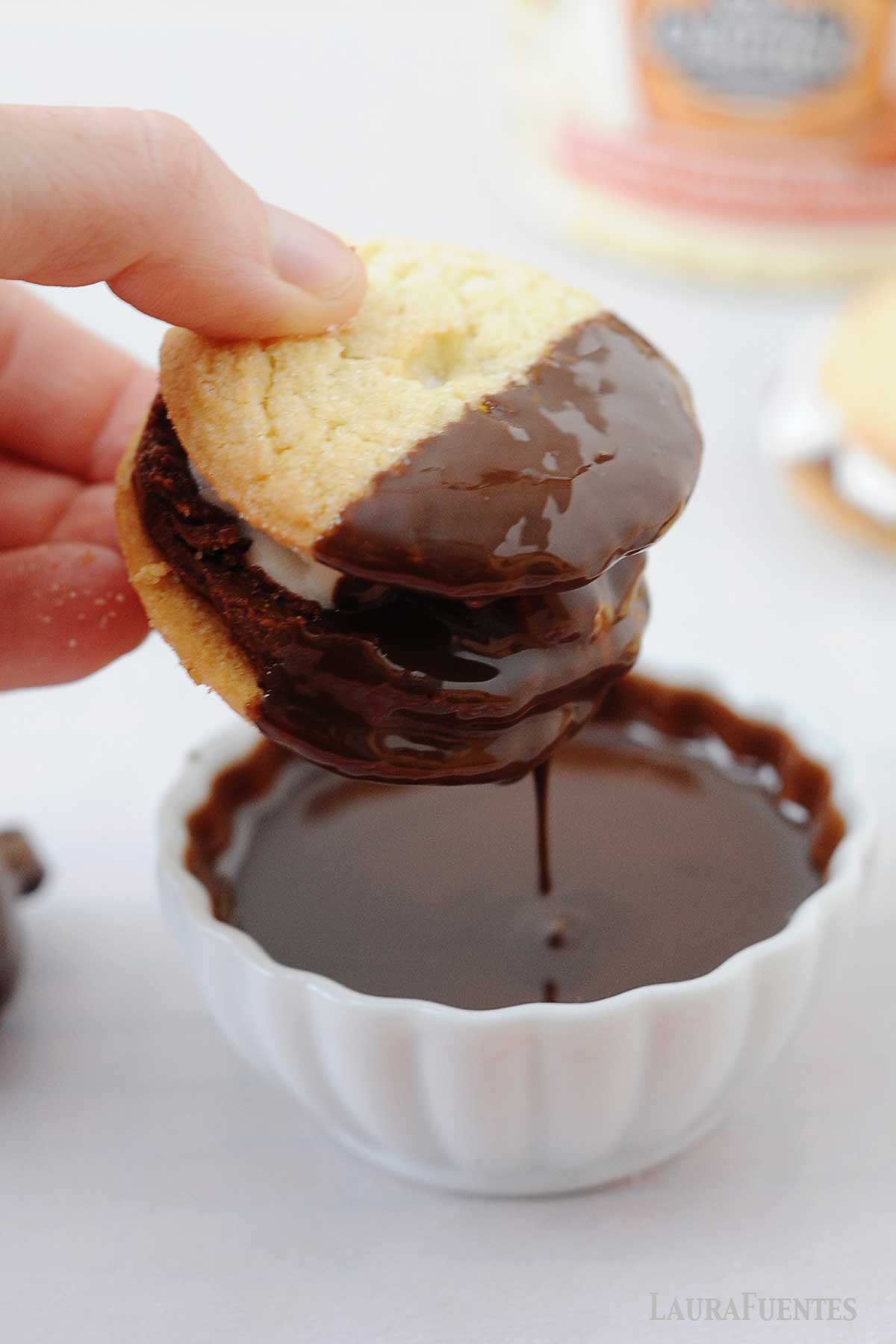 sandwich de helado con chocolate