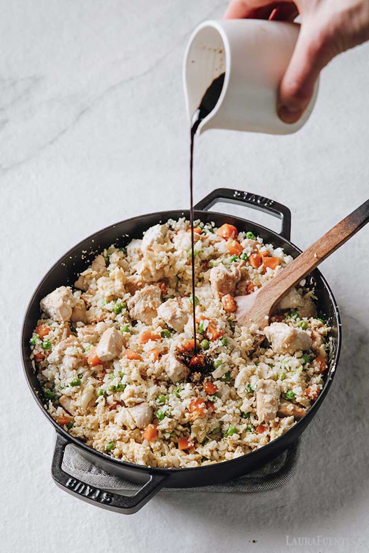 arroz frito con salsa de soya