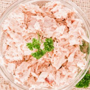 ensalada de salmón enlatado
