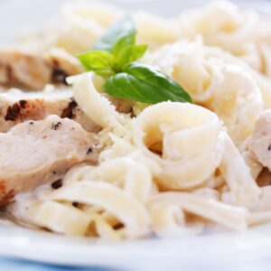 pasta alfredo con pollo
