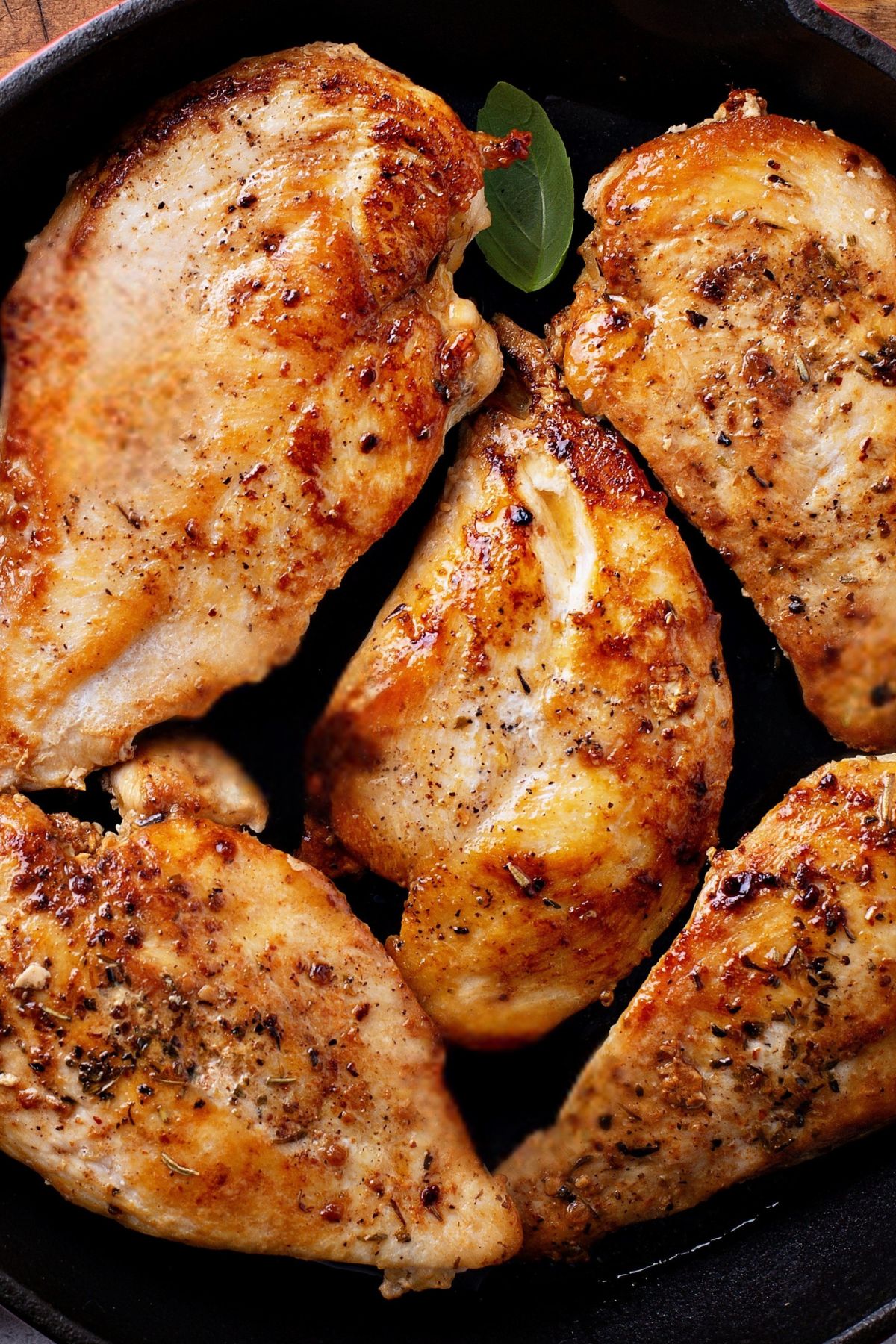 vista superior de varias pechugas de pollo